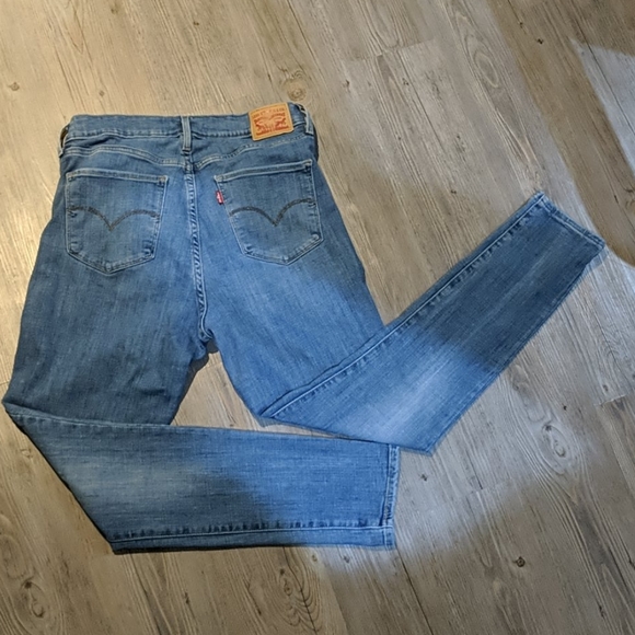 High Waisted Levi's 721 - Picture 4 of 6
